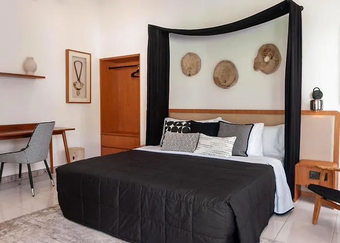 Ando House Modern 2br Fast Wi-fi Private Pool Center *