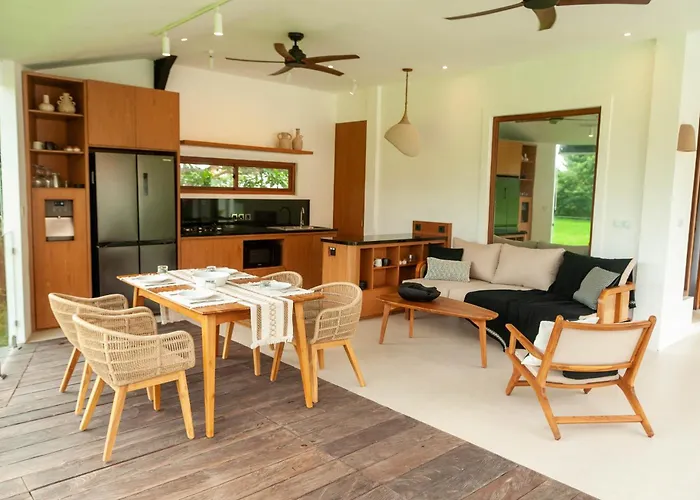Ando House Modern 2br Fast Wi-fi Private Pool Center Villa *