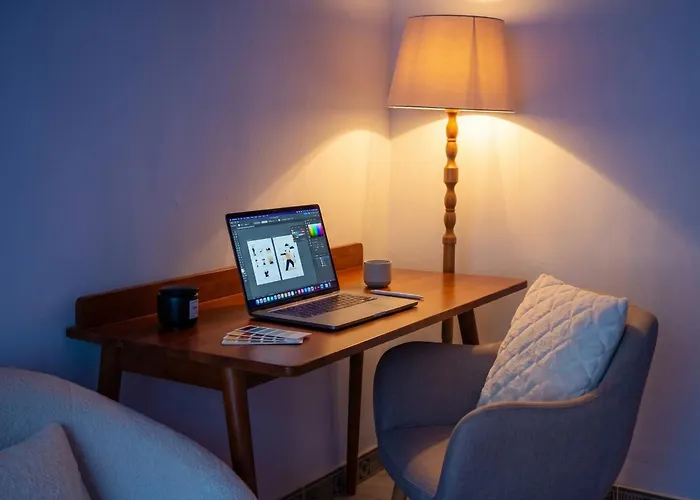 Ando House Modern 2br Fast Wi-fi Private Pool Center *