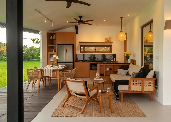 Ando House Modern 2br Fast Wi-fi Private Pool Center Villa