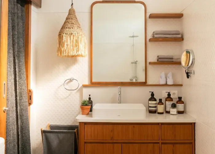 Ando House Modern 2br Fast Wi-fi Private Pool Center