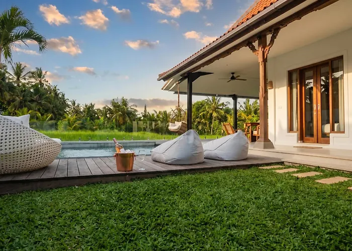 Villa Ando House Modern 2br Fast Wi-fi Private Pool Center