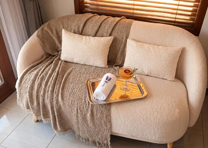 Ando House Modern 2br Fast Wi-fi Private Pool Center Villa