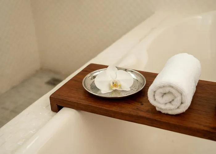 Villa Ando House Modern 2br Fast Wi-fi Private Pool Center